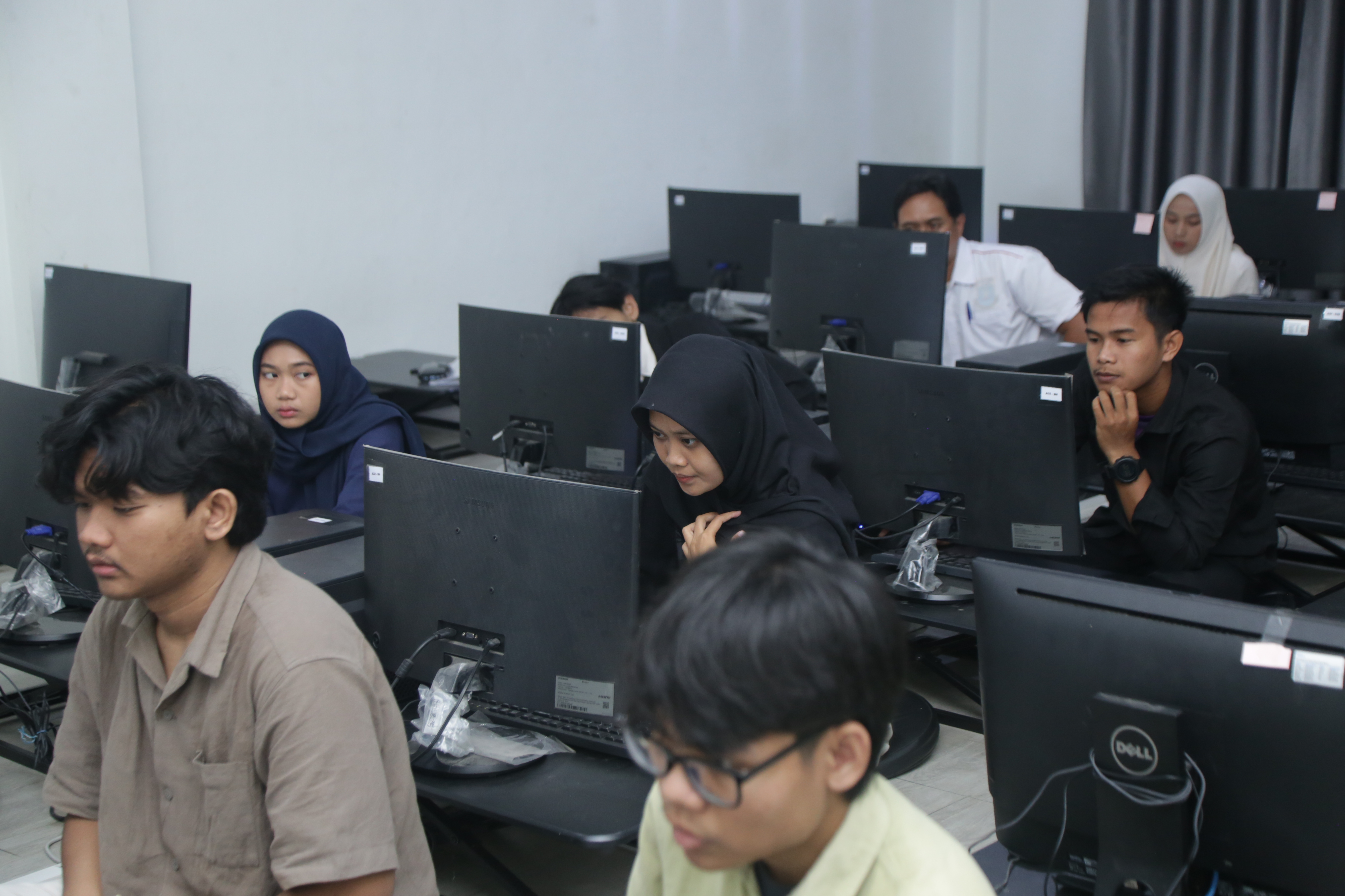 Aktivitas mahasiswa UPG
